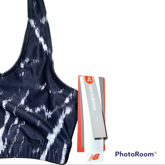 NWT New Balance Sports Bra Medium - Picture 7 of 7